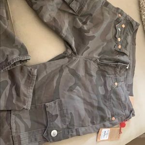 True religion skinny camouflage cargo 30